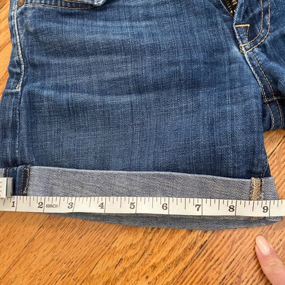Cuffed Hem Jean Shorts - Picture 4 of 6